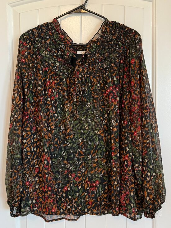Maurices Tops - Maurice's beautiful long-sleeve floral blouse with a ruffled neckline. Size 1x